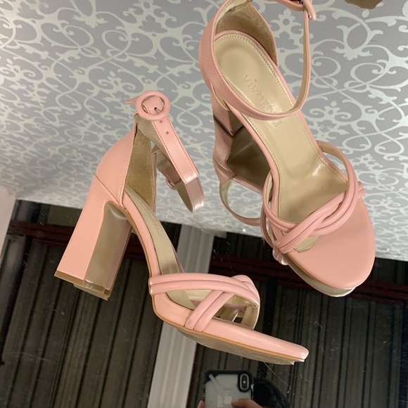 T-Strap Block Heeled Sandals Twist Detail in Pink Faux Leather - Picture 2 of 13